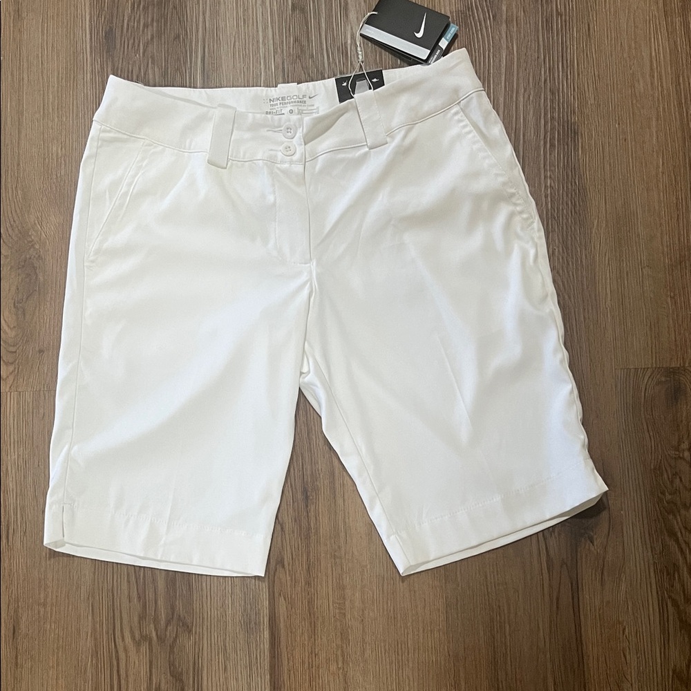Nike Women's White Golf Bermuda Shorts size 6 NWT